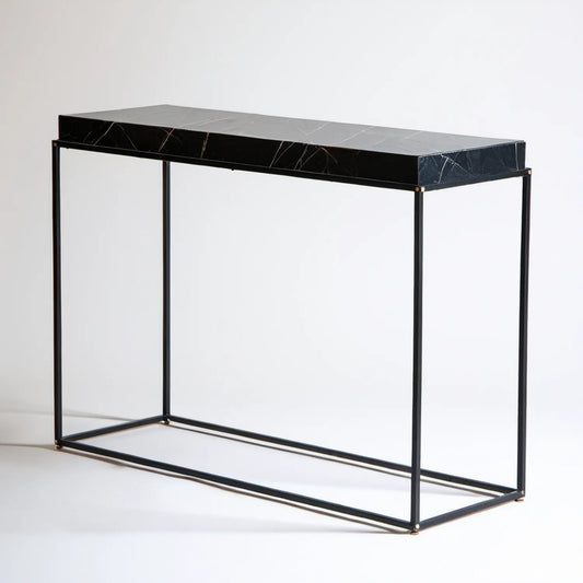 Czarna konsola do przedpokoju 100 x 30 x 80 cm z blatem MDF w marmurowy wzór i stalową ramą
