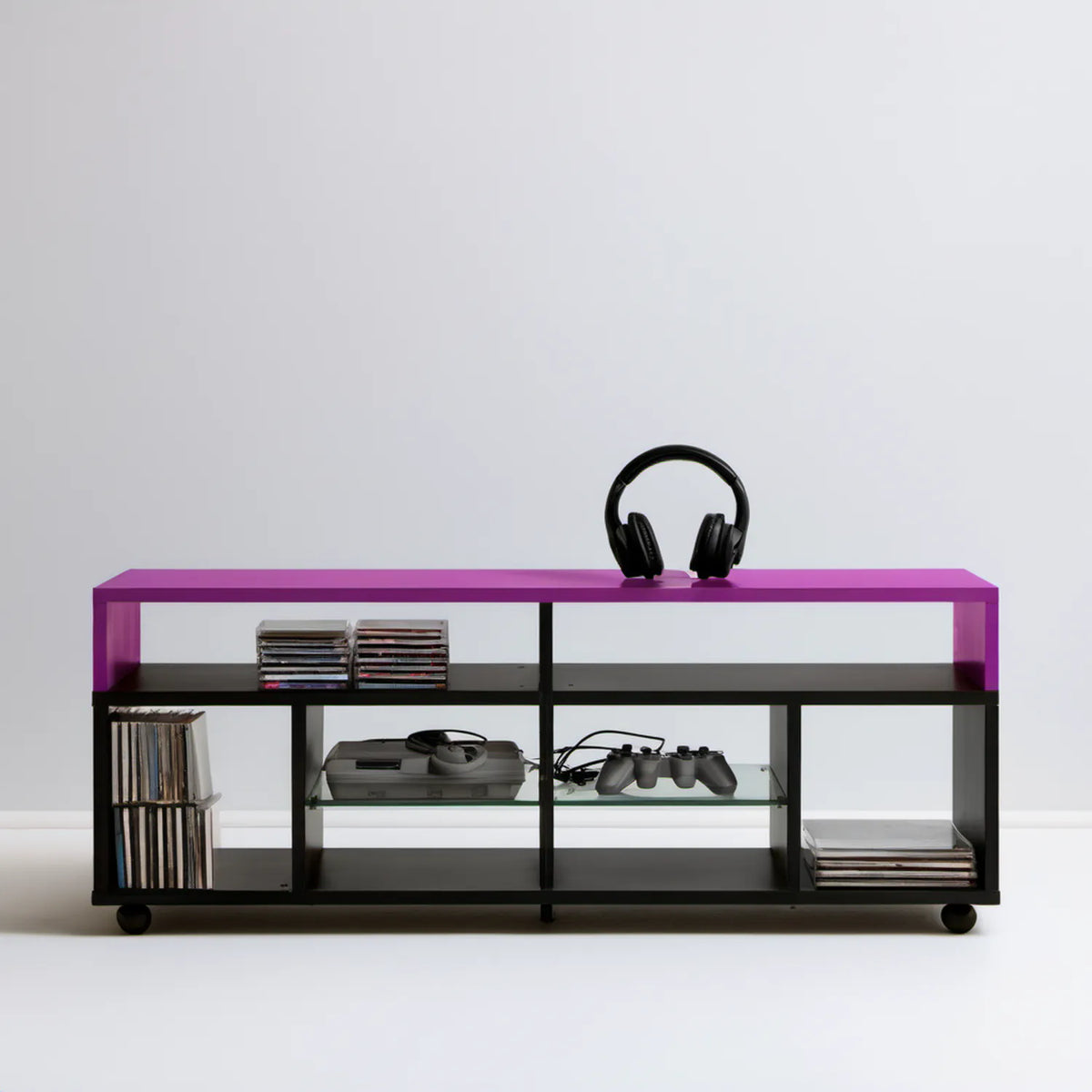 Szafka RTV na kółkach, czarno-fioletowa, 150 × 40 × 60 cm, MDF, stal i szkło hartowane